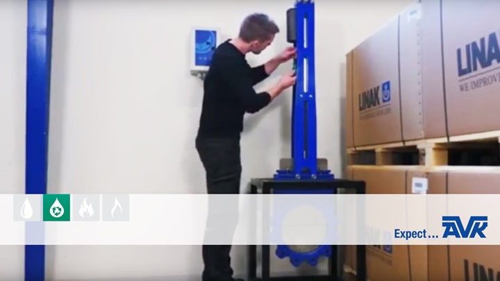 How to mount cables in linear LINAK